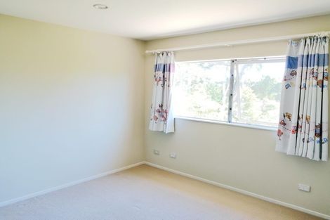 Photo of property in 40 Pin Oak Drive, Schnapper Rock, Auckland, 0632