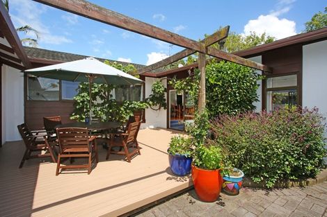 Photo of property in 5 Rushgreen Avenue, Pahurehure, Papakura, 2113