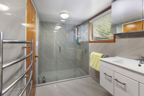 Photo of property in 25 Thatcher Crescent, Crofton Downs, Wellington, 6035