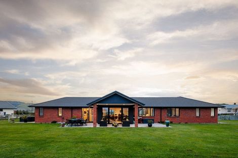 Photo of property in 43 Seachange Drive, Leamington, Cambridge, 3432