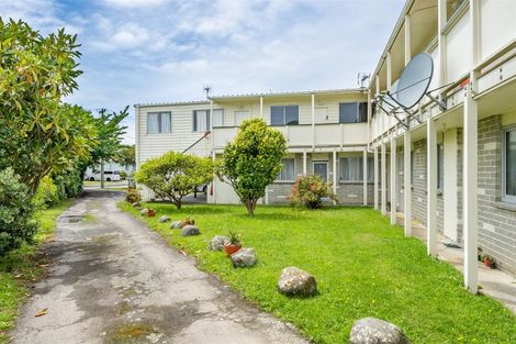 Photo of property in 2/19 Pirie Crescent, Moera, Lower Hutt, 5010