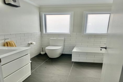 Photo of property in 184 Dowse Drive, Maungaraki, Lower Hutt, 5010