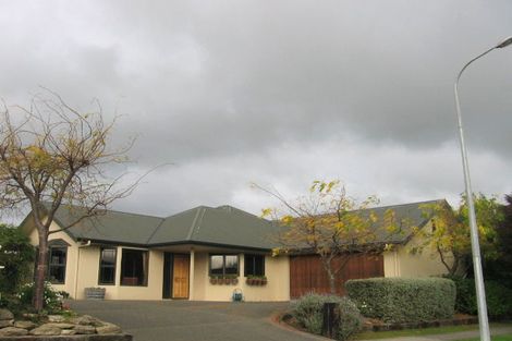 Photo of property in 22 Caroline Crescent, Highbury, Palmerston North, 4412