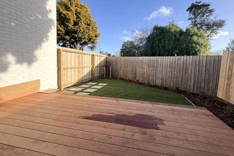 Photo of property in 3/133 Blighs Road, Strowan, Christchurch, 8052