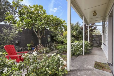 Photo of property in 116 Mokoia Road, Chatswood, Auckland, 0626
