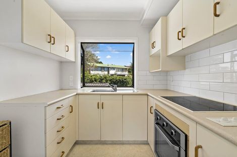 Photo of property in 12 Keats Place, Blockhouse Bay, Auckland, 0600