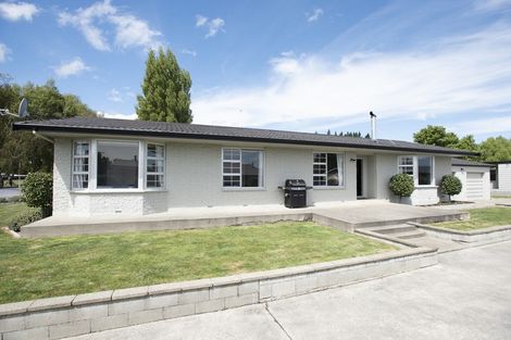 Photo of property in 3 Church Street, Winton, 9720