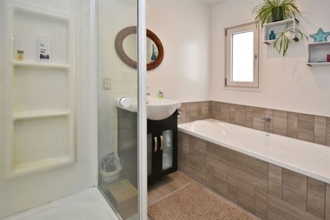 Photo of property in 6 Primula Place, Waimairi Beach, Christchurch, 8083