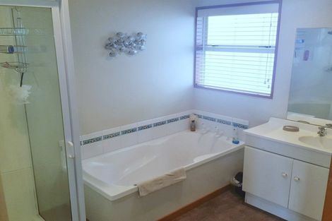 Photo of property in 33 Lookaway Place, Huntsbury, Christchurch, 8022