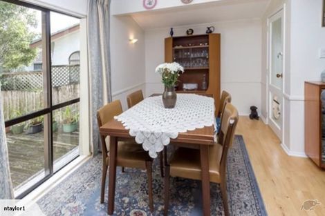 Photo of property in 6 Orinda Close, Botany Downs, Auckland, 2010