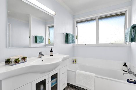 Photo of property in 15 Leon Place, Waitara, 4320