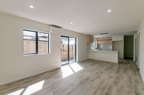 Photo of property in 17e Martin Place, Kelston, Auckland, 0602