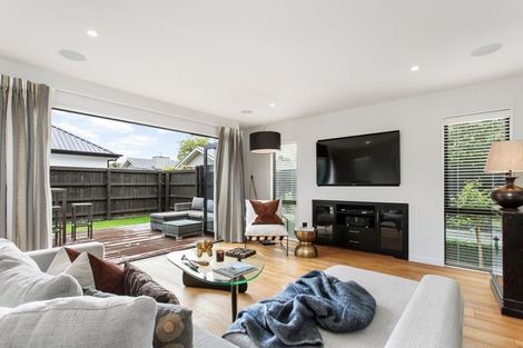 Photo of property in 28 Hawthorne Street, Strowan, Christchurch, 8052