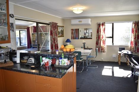 Photo of property in 4 Mavis Avenue, Waikawa Beach, Levin, 5573