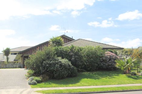 Photo of property in 15 Santa Monica Drive, Papamoa Beach, Papamoa, 3118