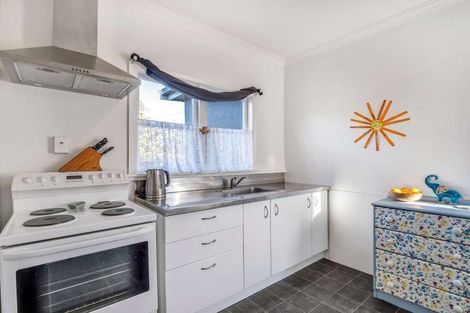 Photo of property in 20 Miro Street, Castlecliff, Whanganui, 4501