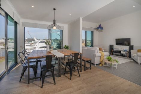 Photo of property in 35 Awatea Drive, Whitianga, 3510