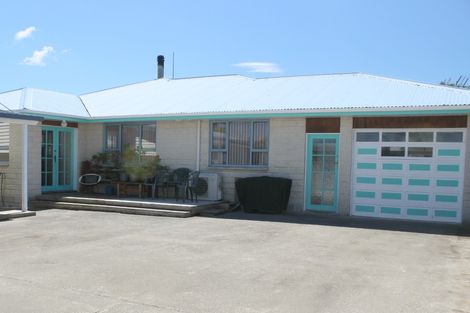 Photo of property in 32 Richmond Road, Carterton, 5713