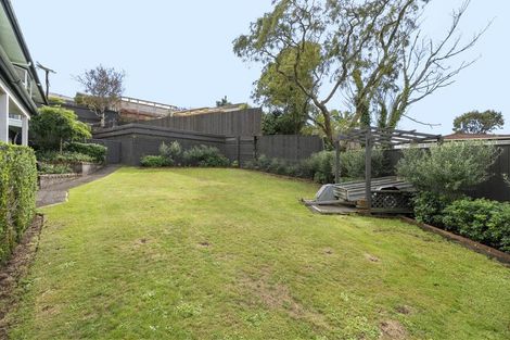 Photo of property in 10 Whitby Place, Westown, New Plymouth, 4310