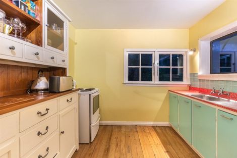 Photo of property in 1/45 Airlie Road, Plimmerton, Porirua, 5026