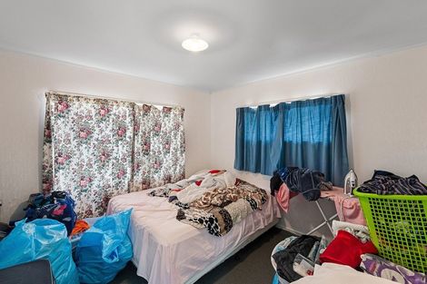 Photo of property in 2/31 Solveig Place, Randwick Park, Auckland, 2105