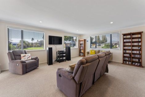 Photo of property in 3 Hereford Drive, Carterton, 5713