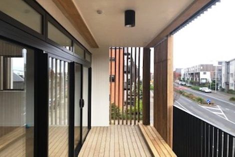 Photo of property in 2/165 Hobsonville Point Road, Hobsonville, Auckland, 0616