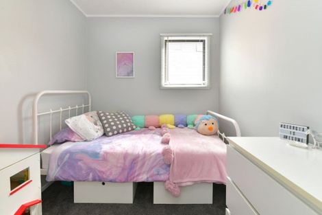 Photo of property in 1/14 Arkles Strand, Arkles Bay, Whangaparaoa, 0932