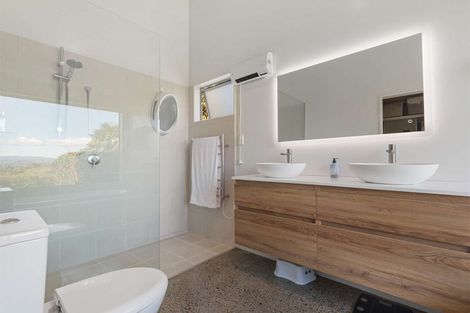 Photo of property in 4 Hillford Place, Welcome Bay, Tauranga, 3175