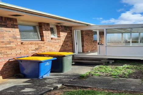 Photo of property in 3/200 Edmonton Road, Te Atatu South, Auckland, 0610