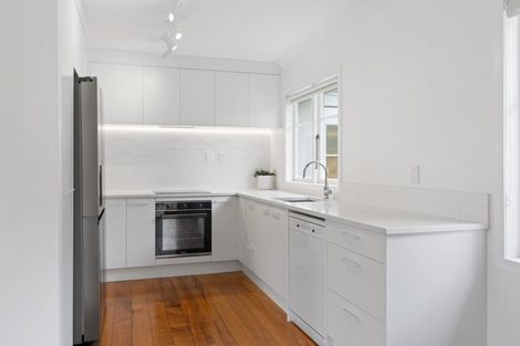 Photo of property in 6c Williams Place, Fairfield, Hamilton, 3214