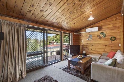 Photo of property in 14a Ambury Place, Merrilands, New Plymouth, 4312