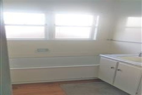 Photo of property in 1/2 Gordon Avenue, Milford, Auckland, 0620