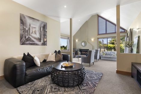 Photo of property in 338 Old North Road, Kumeu, 0892