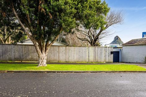 Photo of property in 6 Peace Avenue, Moturoa, New Plymouth, 4310