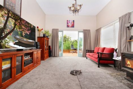 Photo of property in 29 Bruce Street, Hunterville, 4730