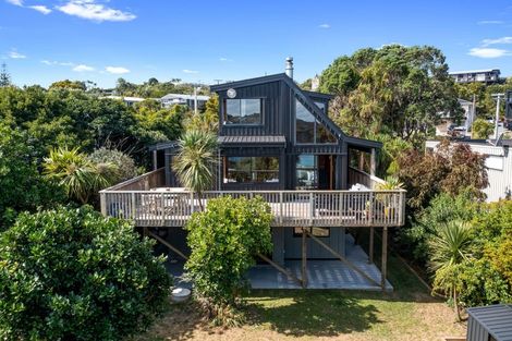 Photo of property in 4 Hillside Crescent, Leigh, 0985