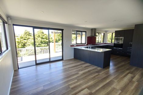 Photo of property in 103 Lynn Road, Bayview, Auckland, 0629