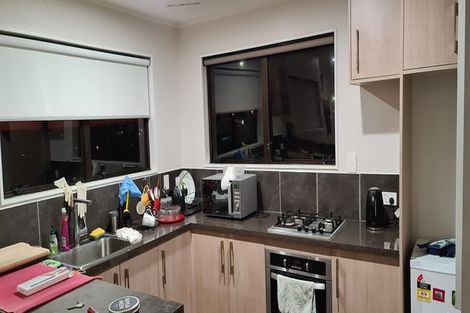 Photo of property in 1/219 Glenfield Road, Hillcrest, Auckland, 0627