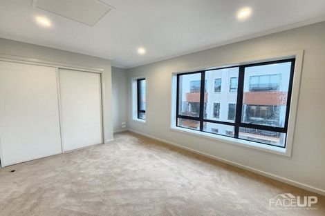 Photo of property in 2/35 Marine Parade, Mount Maunganui, 3116