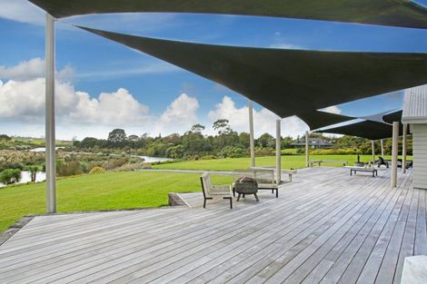 Photo of property in 80a Blackbridge Road, Karaka, Papakura, 2580