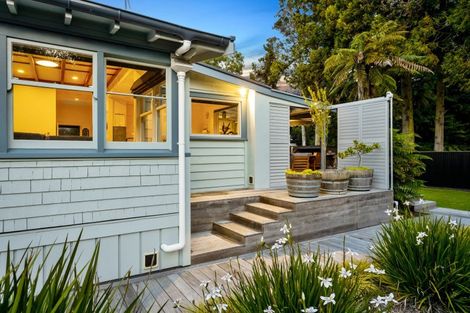 Photo of property in 5 Taupaki Road, Taupaki, Henderson, 0782