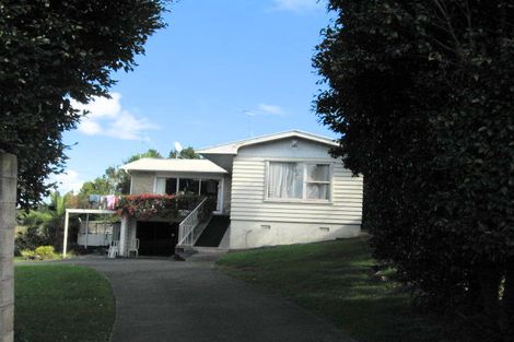 Photo of property in 33 Chatsworth Crescent, Pakuranga Heights, Auckland, 2010
