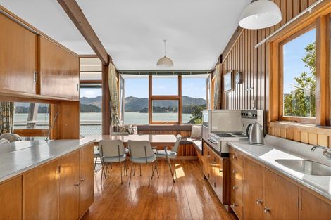 Photo of property in 393 Marine Drive, Charteris Bay, Governors Bay, 8971