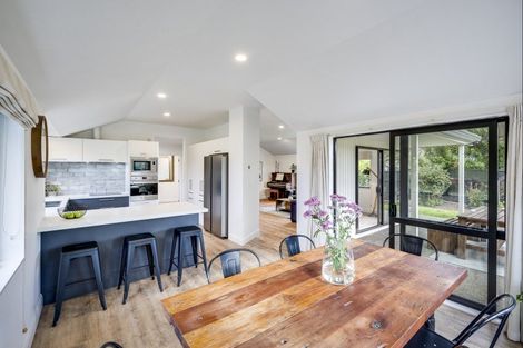 Photo of property in 5 Woodlands Drive, Havelock North, 4130