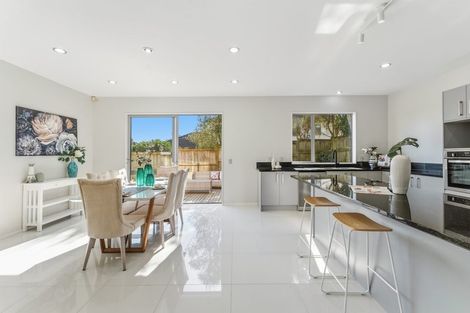 Photo of property in 7 Andy Crescent, Flat Bush, Auckland, 2016