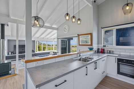 Photo of property in 3428 Pourerere Beach Road, Pourerere, Omakere, 4271