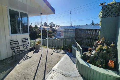 Photo of property in 29 Awanui Street, Merrilands, New Plymouth, 4312