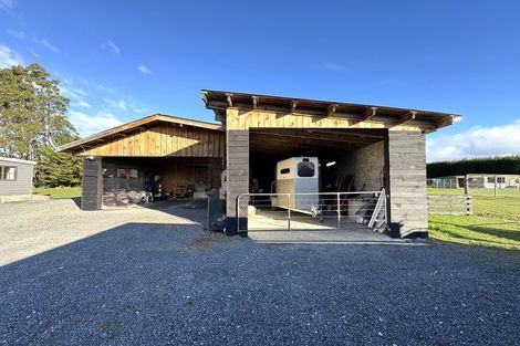 Photo of property in 51 Allan Street, Waiwera South, Clinton, 9584