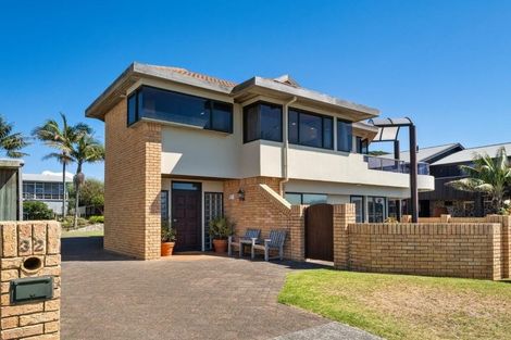 Photo of property in 32 Marine Parade, Mount Maunganui, 3116
